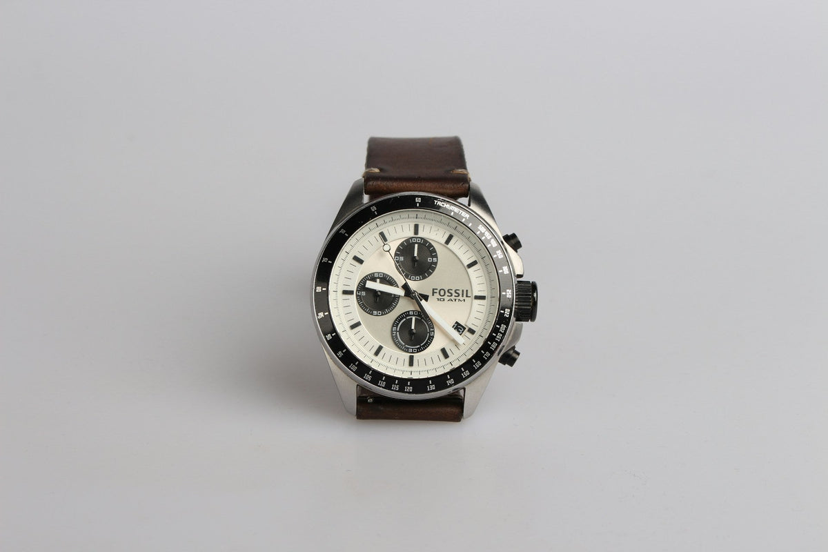 Luxury Watches vs. Smartwatches: Why Timeless Always Wins